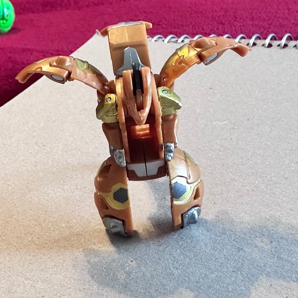 Bakugan Battle Brawlers Aurelus Dragonoid 500G Gold Bronze Transforming Toy